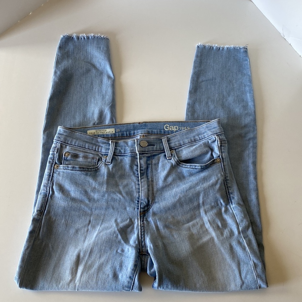GAP True Skinny Ankle Jeans (Size 29)